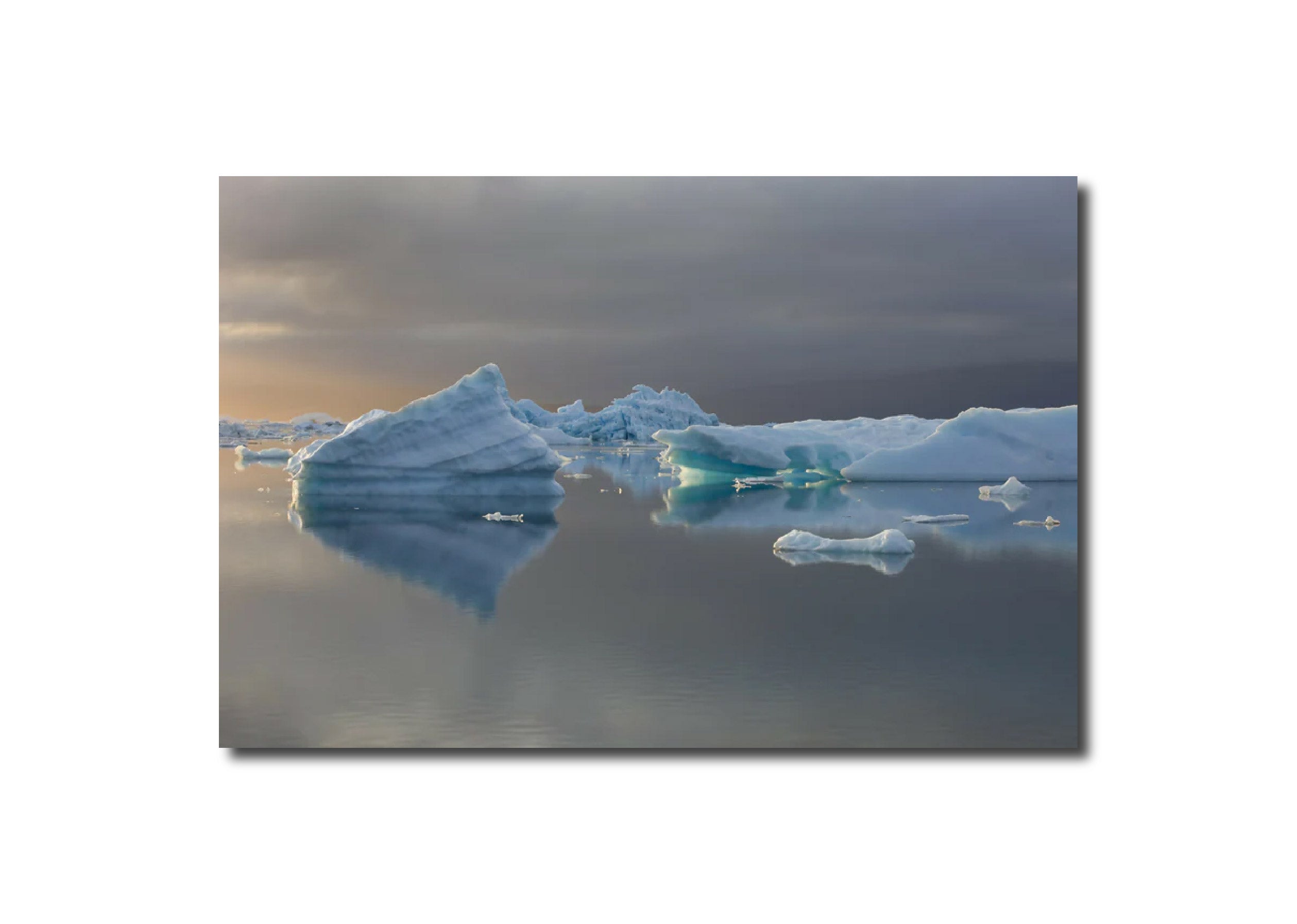 Landscape Photography Sunrise in Eqaluit Ilua, Greenland. Peter Essick