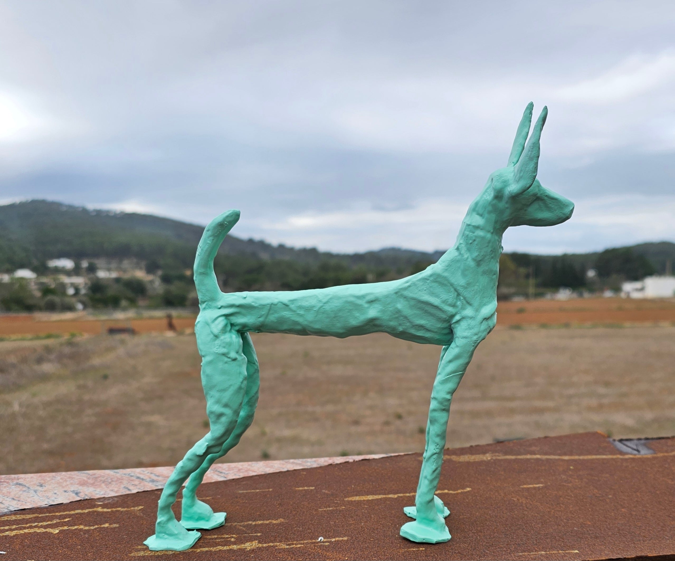 Sculpture 'CARLOS' - Eco resin, aluminum wire, chalk paint Christopher Stone