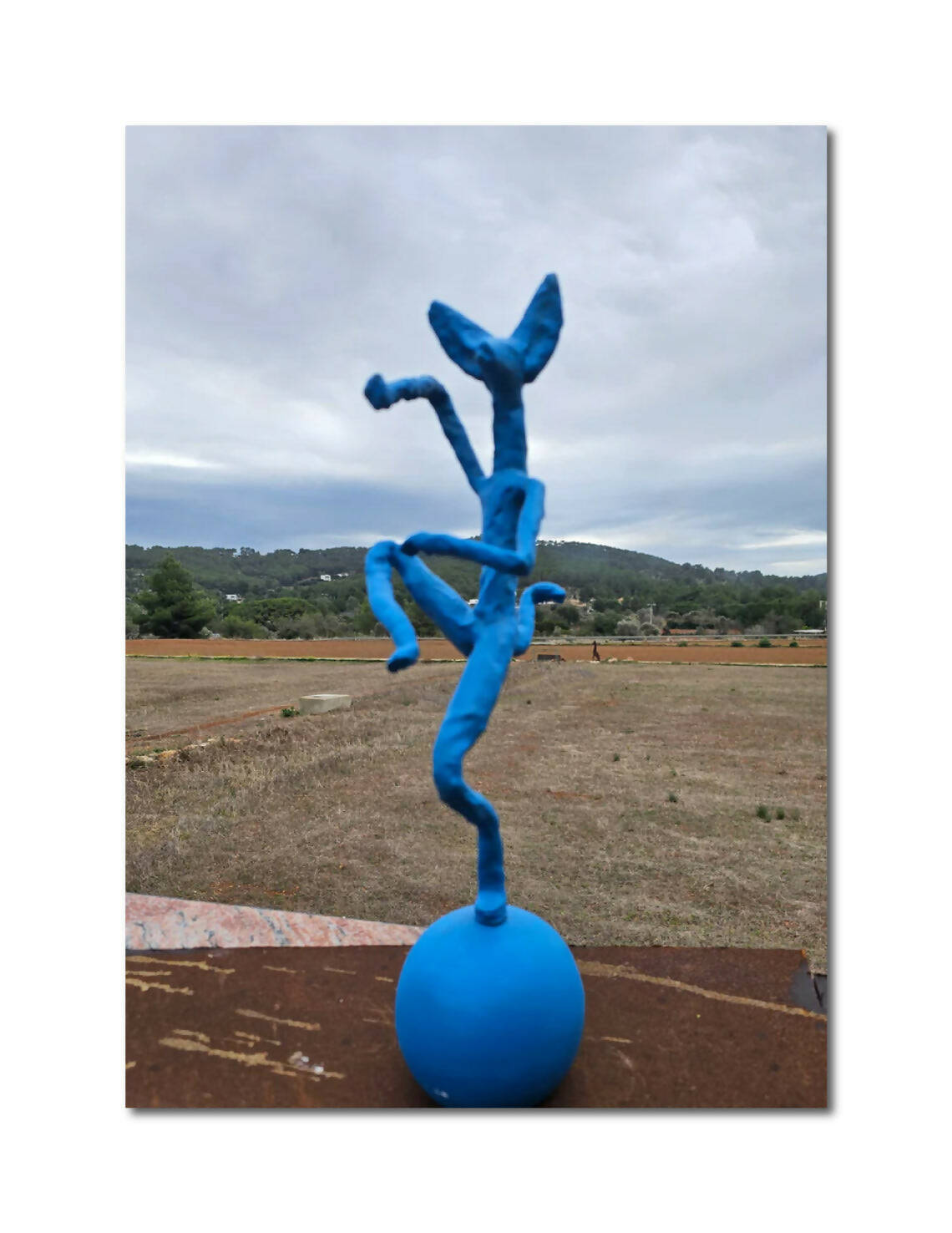 Sculpture 'BLUE' - Eco resin, Ibiza blue acrylic lacquer, ceramic ball Christopher Stone