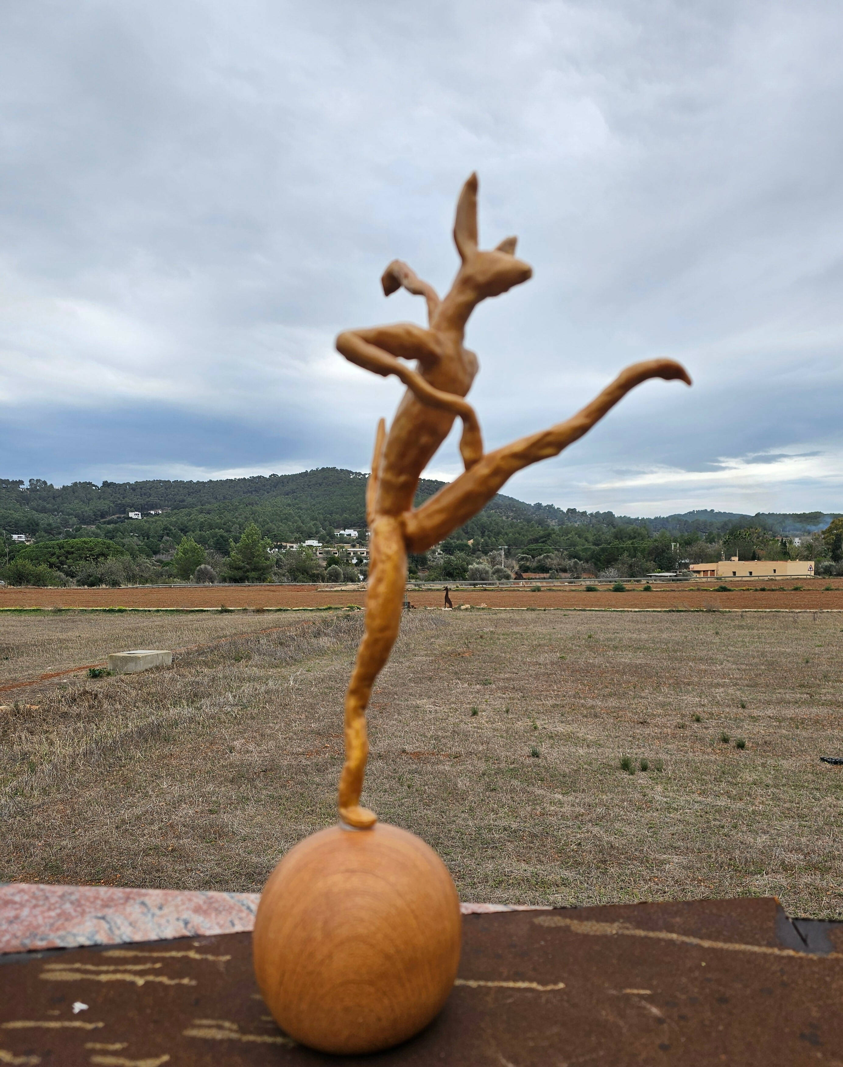 Sculpture 'FRED' - Eco resin, aluminum wire, ceramic ball Christopher Stone