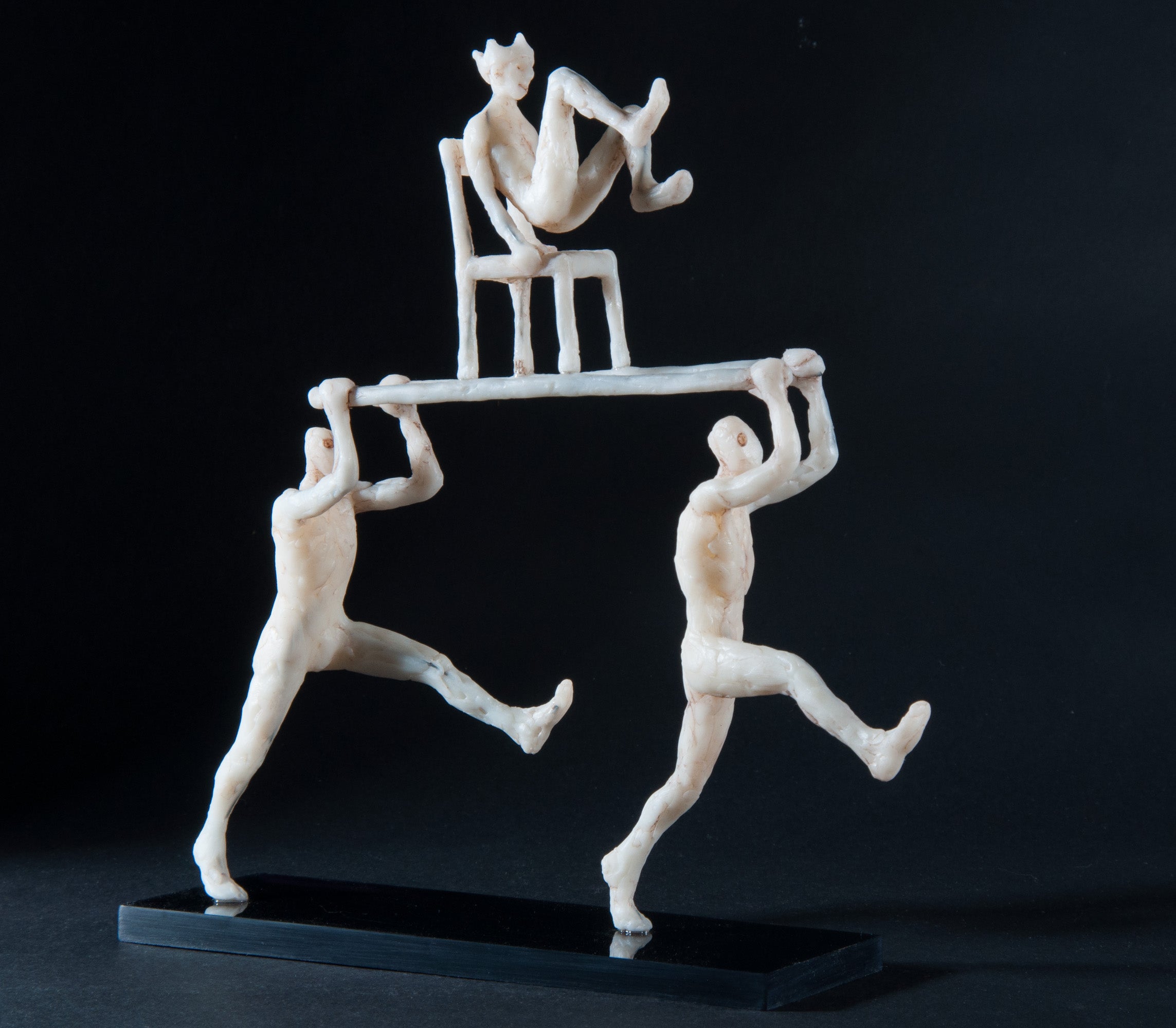 Sculpture 'KING CARRIERS' Holly Bennett